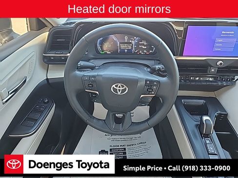 Used 2023 Toyota Crown Limited image 16