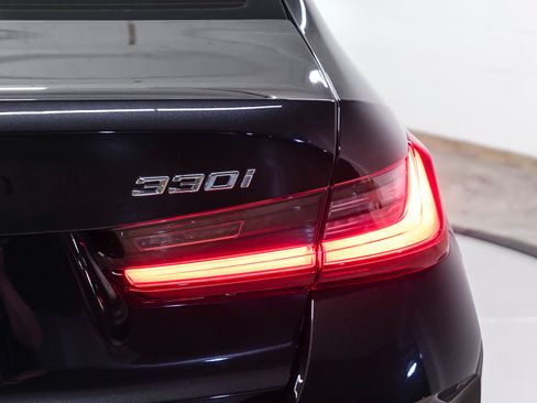 Used 2024 BMW 330i Sedan w/ Convenience Package RWD image 7