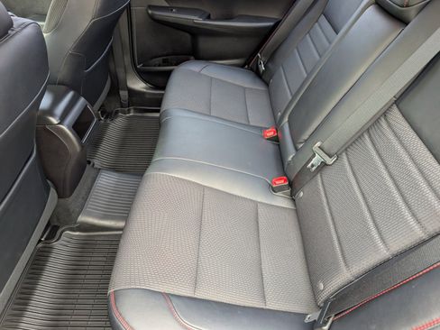 Used 2016 Toyota Camry SE w/ Moonroof Package image 12