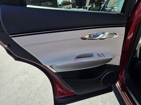 Used 2023 Genesis GV70 2.5T w/ Select Package image 21