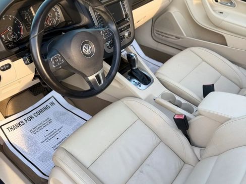 Used 2013 Volkswagen Eos Executive FWD image 12