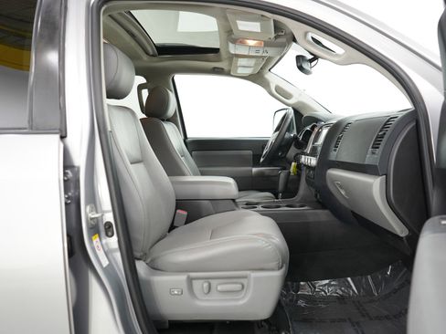 Used 2019 Toyota Sequoia SR5 image 10