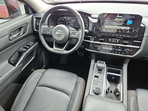 Used 2023 Nissan Pathfinder SL w/ Lighting Package (N92) AWD/4WD image 10
