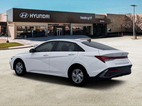 New 2026 Hyundai Elantra SE w/ Cargo Package image 4