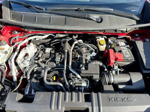 Used 2025 Nissan Kicks SR AWD/4WD image 36