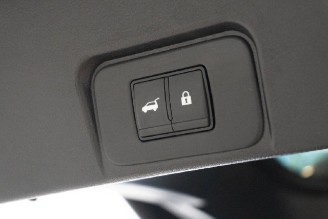 Used 2025 Nissan Rogue SV FWD image 11