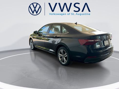 Used 2024 Volkswagen Jetta SE FWD image 5