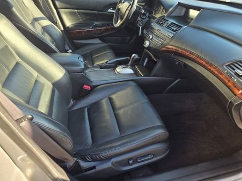 Used 2010 Honda Crosstour EX-L image 12