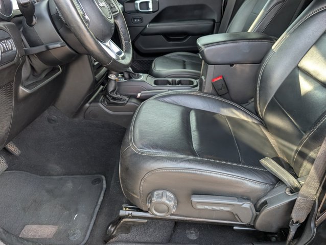 Used 2019 Jeep Wrangler Unlimited Sahara w/ Uconnect 4C Nav & Sound Group AWD/4WD image 15