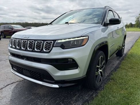 Used 2024 Jeep Compass Limited w/ Elite Group AWD/4WD image 6