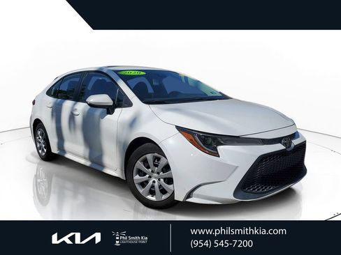 Used 2020 Toyota Corolla LE FWD image 1