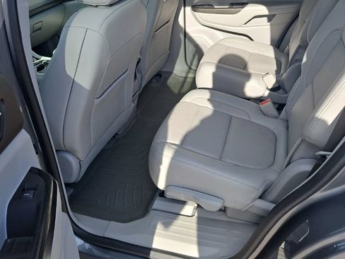 Used 2020 GMC Acadia SLT w/ Premium Package AWD/4WD image 10