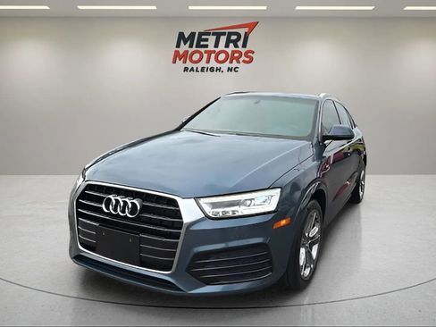 Used 2017 Audi Q3 2.0T Prestige w/ Prestige Package image 7