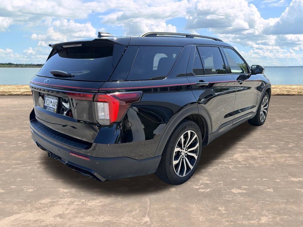 Certified 2025 Ford Explorer ST-Line w/ Premium Package RWD image 2