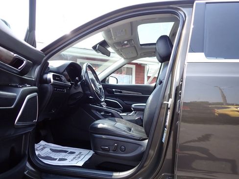 Used 2020 Kia Telluride EX AWD/4WD image 7