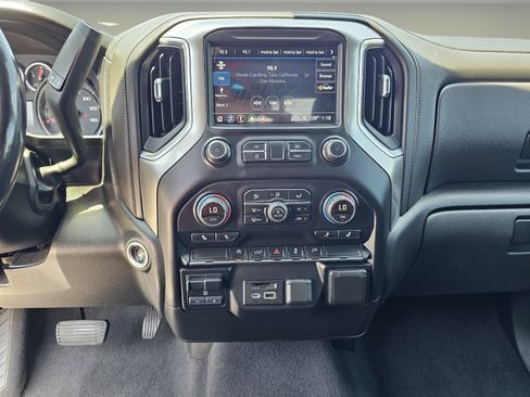 Used 2019 Chevrolet Silverado 1500 LT w/ Texas Edition AWD/4WD image 13