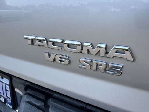 Used 2005 Toyota Tacoma PreRunner RWD image 8
