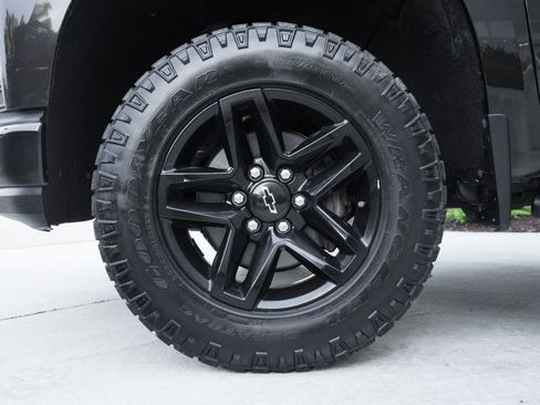 Used 2020 Chevrolet Silverado 1500 Custom Trail Boss AWD/4WD image 15