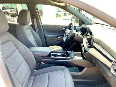 Used 2025 Chevrolet Equinox LT FWD image 26