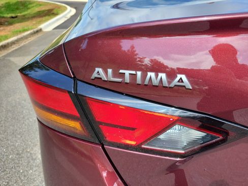Used 2025 Nissan Altima 2.5 SV FWD image 27