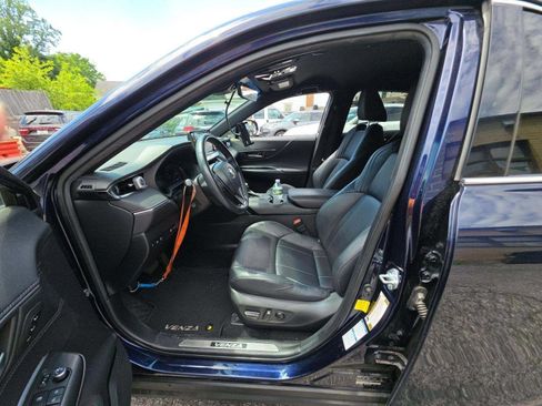Used 2021 Toyota Venza XLE w/ Softex Package AWD/4WD image 6