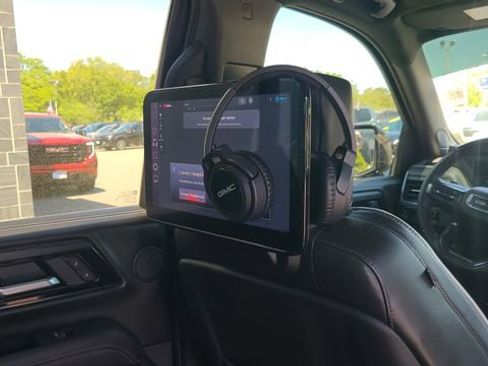 Certified 2025 GMC Yukon AT4 Ultimate AWD/4WD image 23