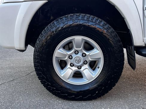 Used 2005 Toyota Sequoia SR5 image 18