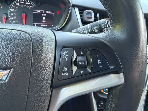 Used 2019 Chevrolet Trax LT w/ LT Convenience Package AWD/4WD image 13