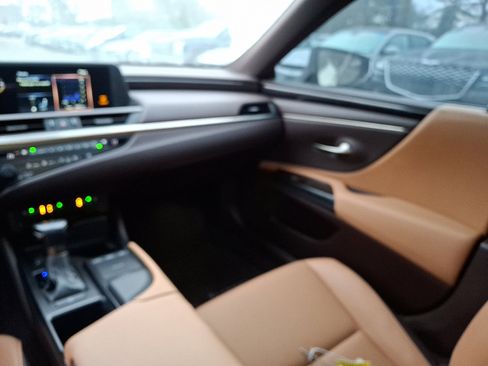 Used 2019 Lexus ES 350 w/ Luxury Package image 16