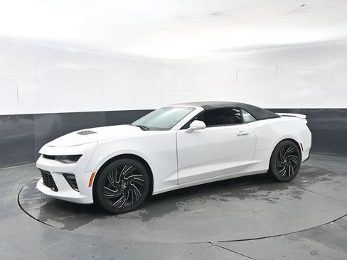 Used 2017 Chevrolet Camaro SS image 2