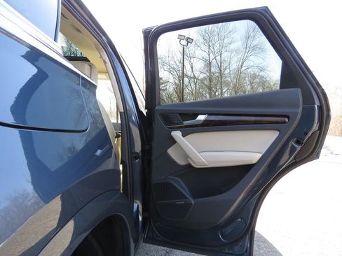 Used 2018 Audi Q5 2.0T Premium Plus w/ Premium Plus Package image 15