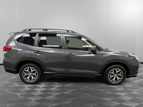 Certified 2023 Subaru Forester Premium image 6