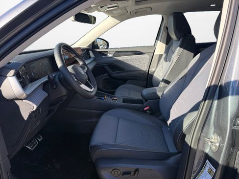 New 2026 Volkswagen Tiguan SE image 9