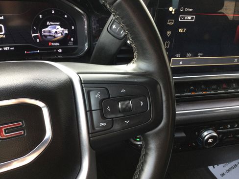 Used 2024 GMC Sierra 1500 SLT w/ X31 Off-Road Package image 13