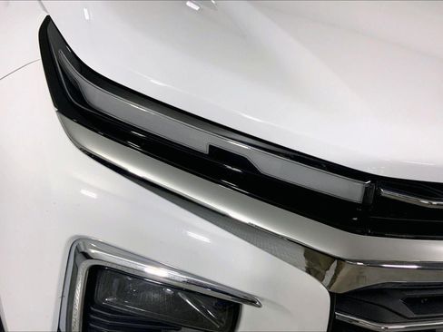 Used 2024 Chevrolet Traverse LT image 27