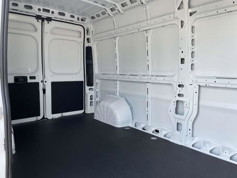 New 2025 RAM ProMaster 2500 w/ Convenience Group image 18