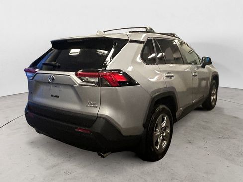 Certified 2022 Toyota RAV4 XLE w/ Convenience Package AWD/4WD image 5