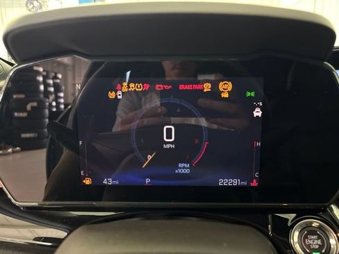 Used 2025 Chevrolet Trax RS w/ Sunroof Package FWD image 21
