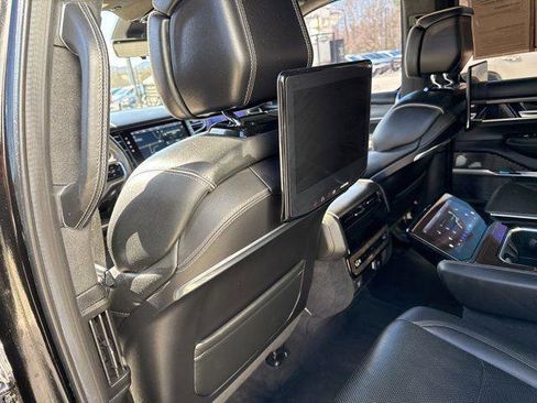 Used 2022 Jeep Grand Wagoneer Series II AWD/4WD image 28