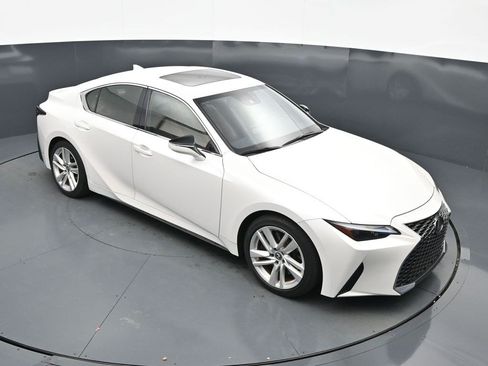 Used 2023 Lexus IS 300 w/ Comfort Package RWD image 13