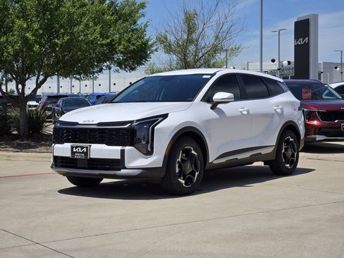 New 2026 Kia Sportage EX FWD image 2