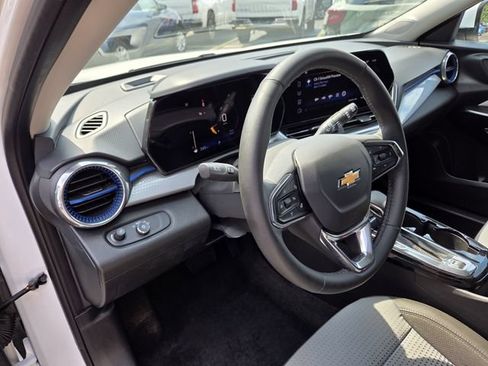Certified 2024 Chevrolet Trax LT w/ Driver Confidence Package FWD image 20