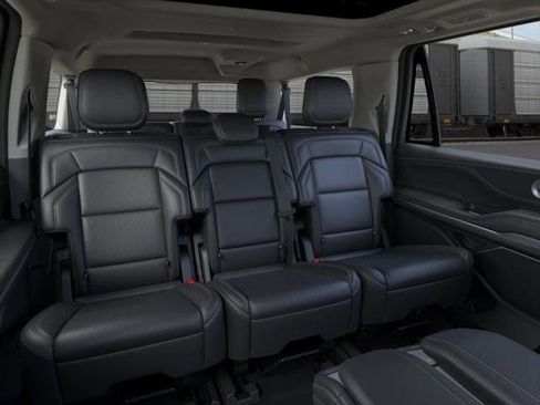 New 2026 Lincoln Navigator L Reserve AWD/4WD image 11