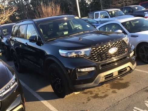 Used 2023 Ford Explorer ST w/ Equipment Group 401A image 2