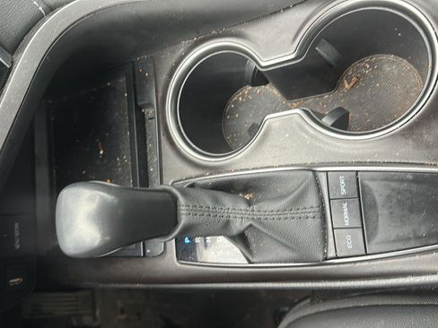 Used 2024 Toyota Camry SE w/ Convenience Package image 12