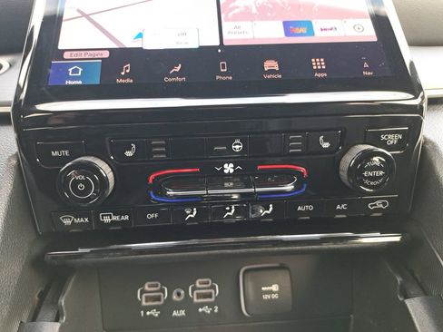 New 2025 Jeep Grand Cherokee L Limited w/ Black Appearance Package AWD/4WD image 23