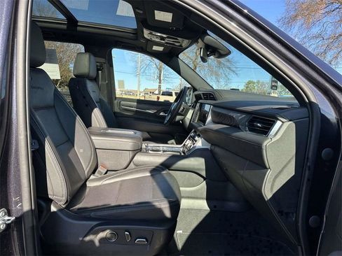 Used 2023 GMC Yukon Denali image 12