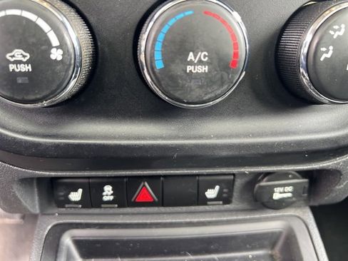 Used 2017 Jeep Patriot High Altitude image 24