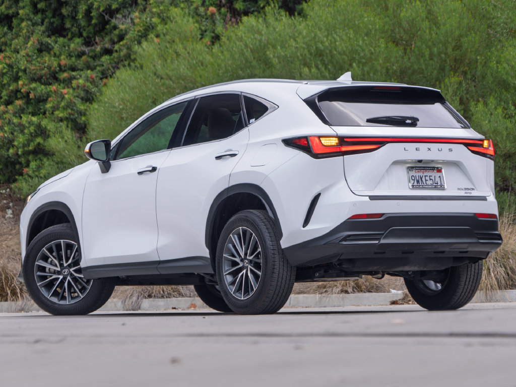 Certified 2026 Lexus NX 350h AWD w/ Accessory Package (Z2) image 2
