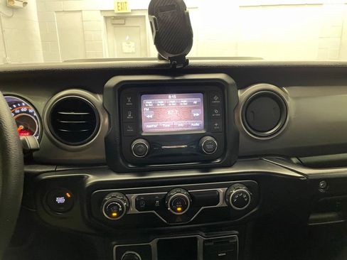 Used 2021 Jeep Wrangler Sport AWD/4WD image 14